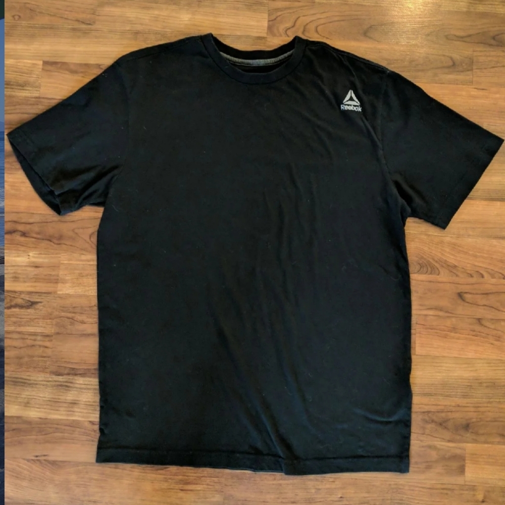 Men's reebok t-shirt